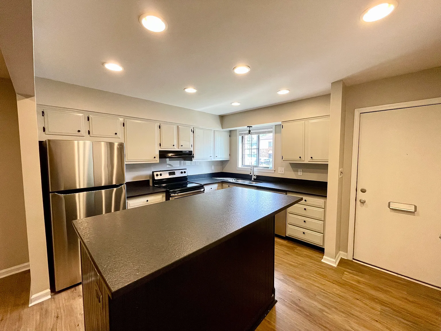 40 Terrace Ct — Photo 3