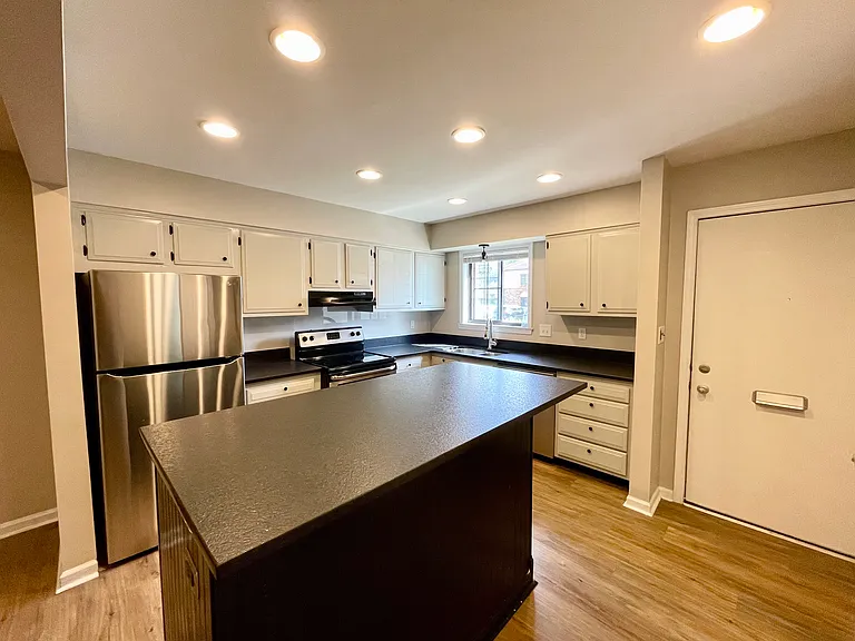 40 Terrace Ct — Photo 3