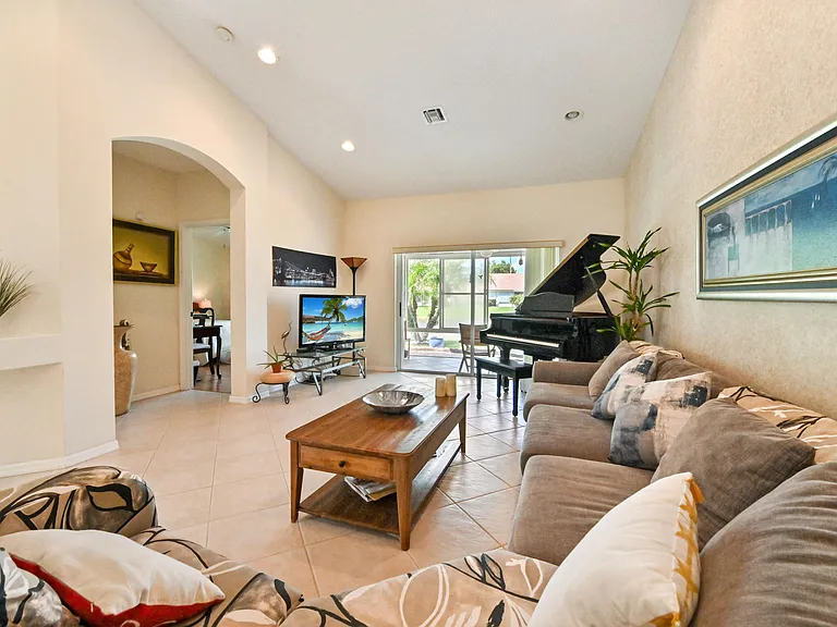 6077 Lake Hibiscus Dr — Photo 18