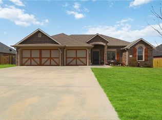 745 Harrison St, Pea Ridge, AR 72751