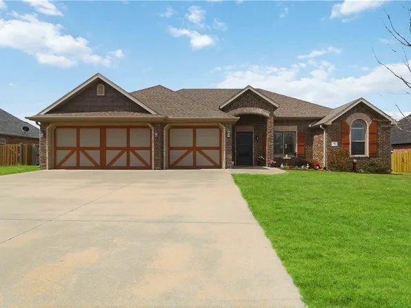 745 Harrison St, Pea Ridge, AR 72751