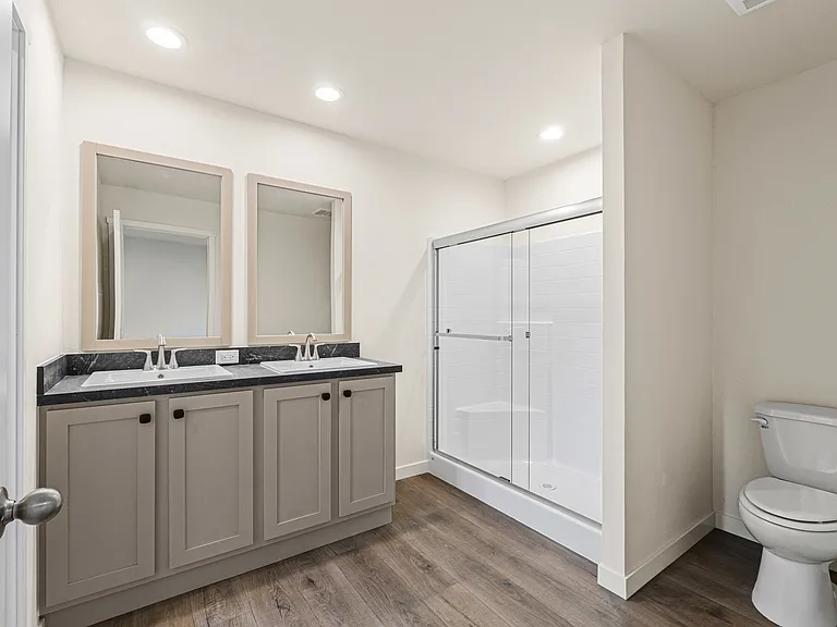653 W 9th Ave — Photo 10