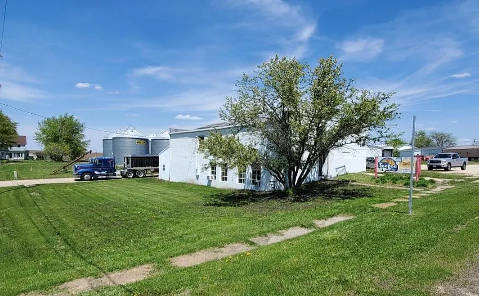 110 W Market St