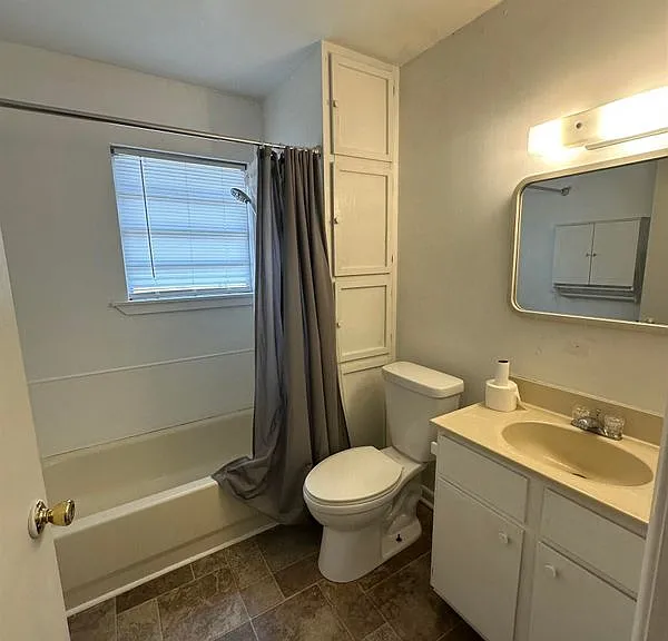 334 Maryland Ave — Photo 2