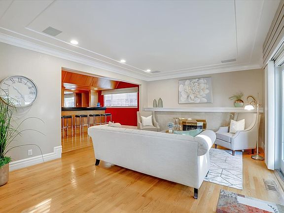 3rd image of 5096 New England Ct