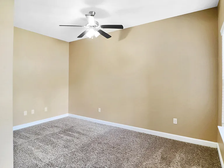 Mountain Ranch Apartments — Photo 23