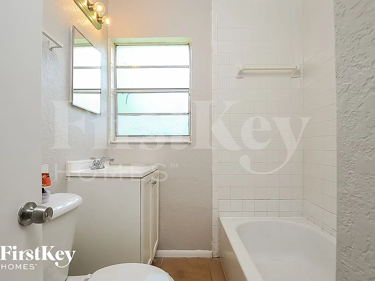 1715 Lake Shipp Dr N — Photo 9