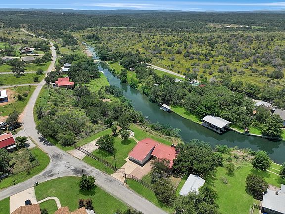 4th image of 734 Sandy Harbor Drive