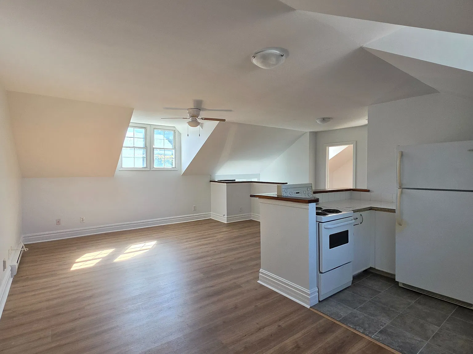 2 bed, $2,000 — Photo 4