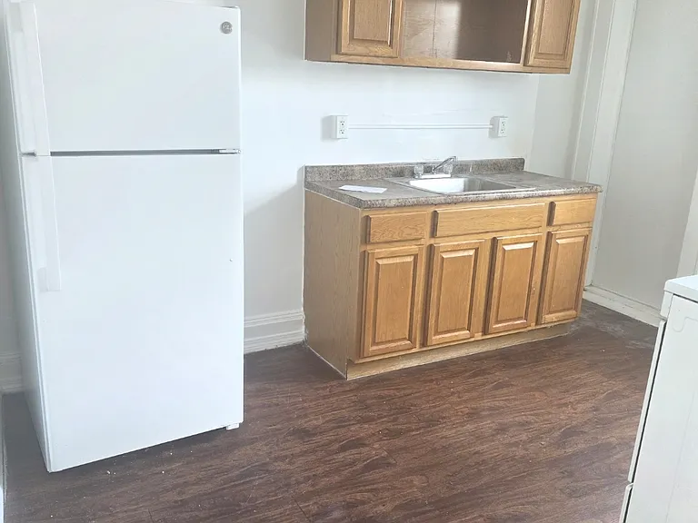 205 Washington Ave #C — Photo 2