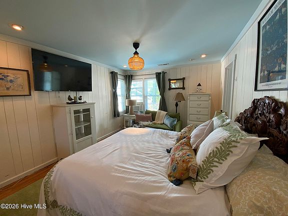 2nd image of 837 Main St #B