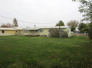 155 Harrison Pl, Burbank, WA 99323