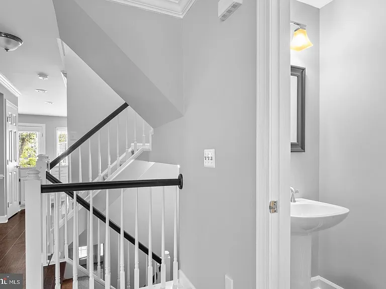 7439 Heatherfield Ln — Photo 11