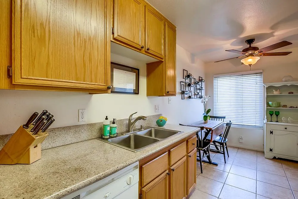 1 bed, 710 sqft, $2,445 — Photo 2