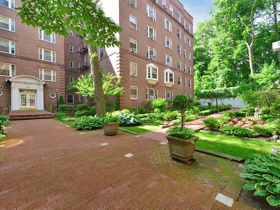 1st image of 117-01 Park Ln S APT B4