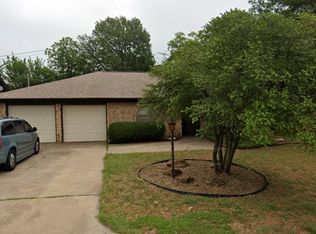 800 Overhill Ct, Hurst, TX 76053