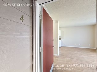 5625 SE Gladstone St APT 4, Portland, OR 97206