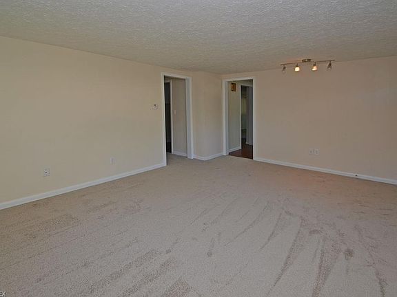 3rd image of 148 Englewood St