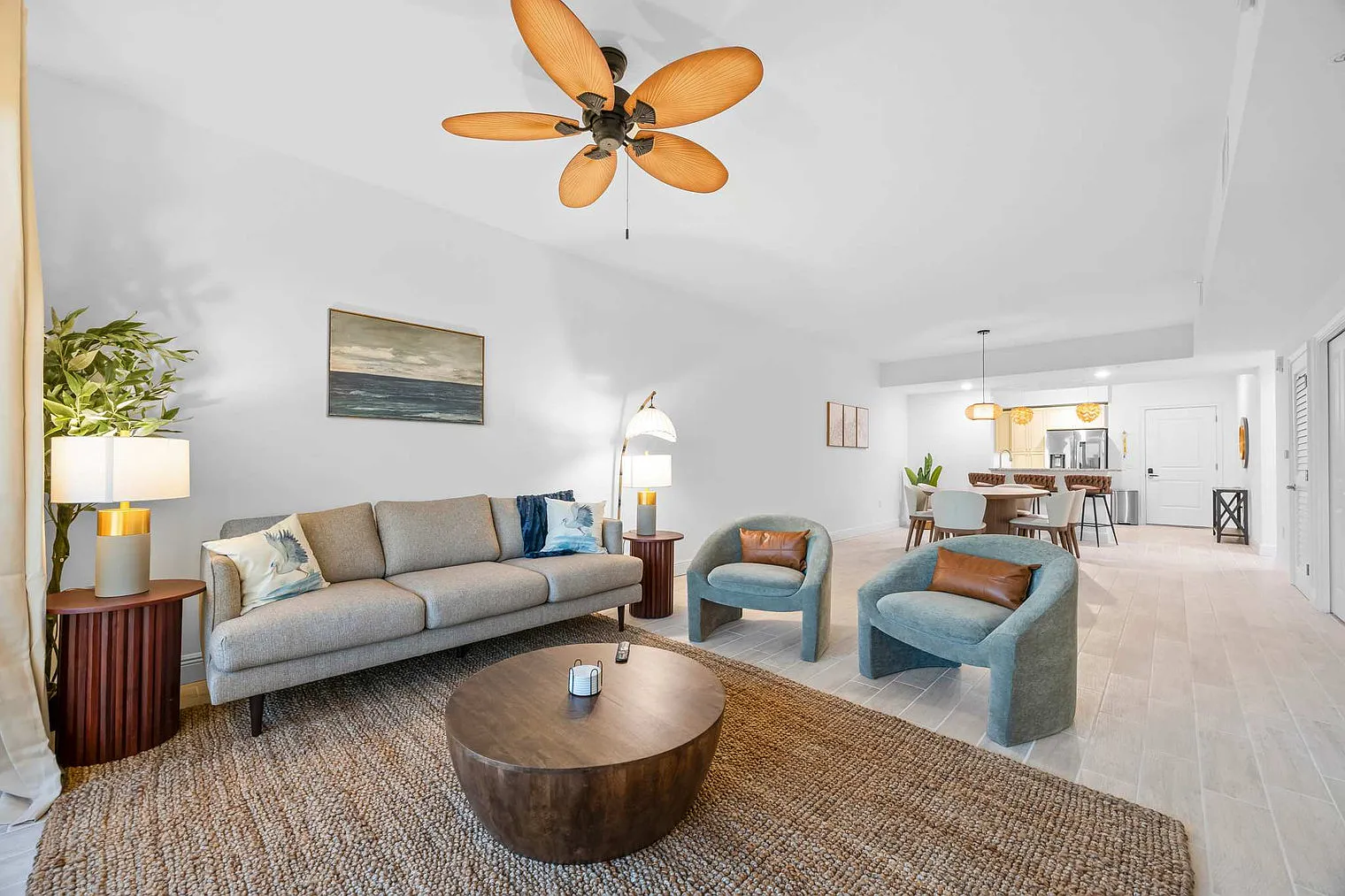 2 bed, 2.0 bath, 1323 sqft, $3,361 — Photo 3