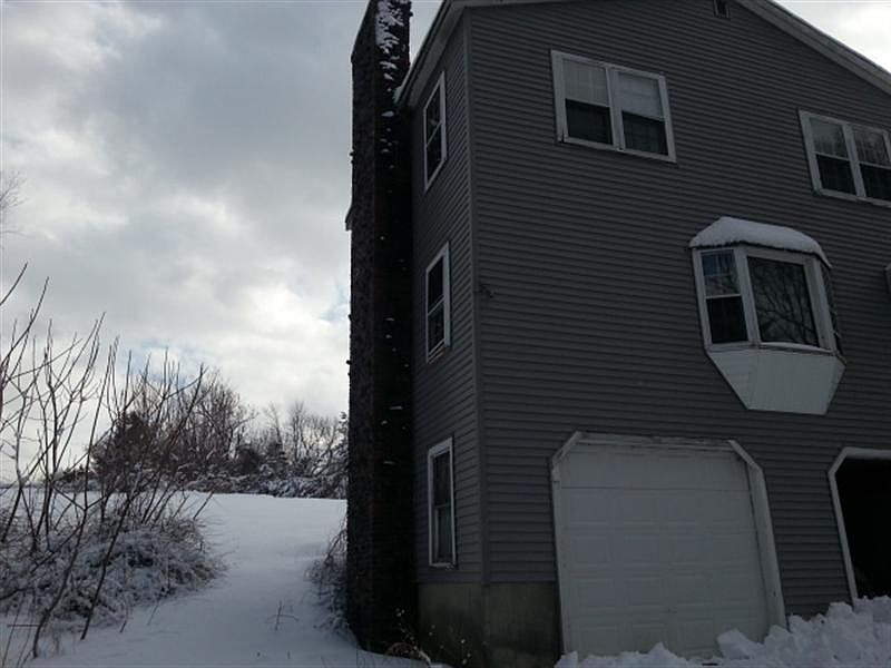 2nd image of 531 Main St