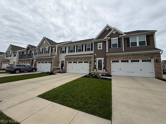 3rd image of 1528 Spruce Hill Dr