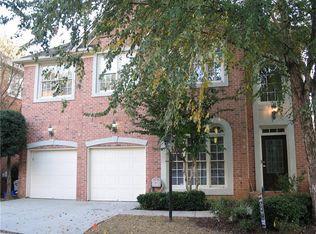 1009 Wescott Ln, Sandy Springs, GA 30319