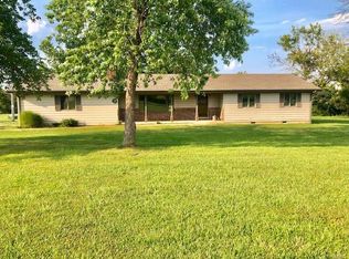 23639 Green Hills Rd, Lebanon, MO 65536