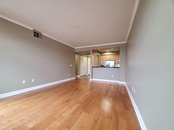 4th image of 1001 Laurel St Unit 411