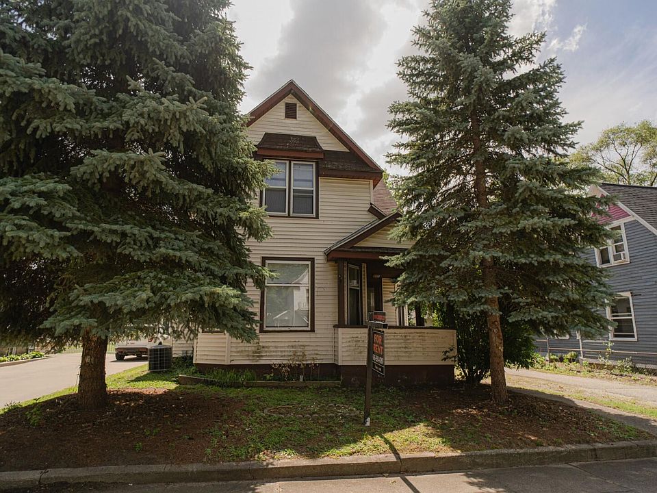 1st image of 30 E 15th St