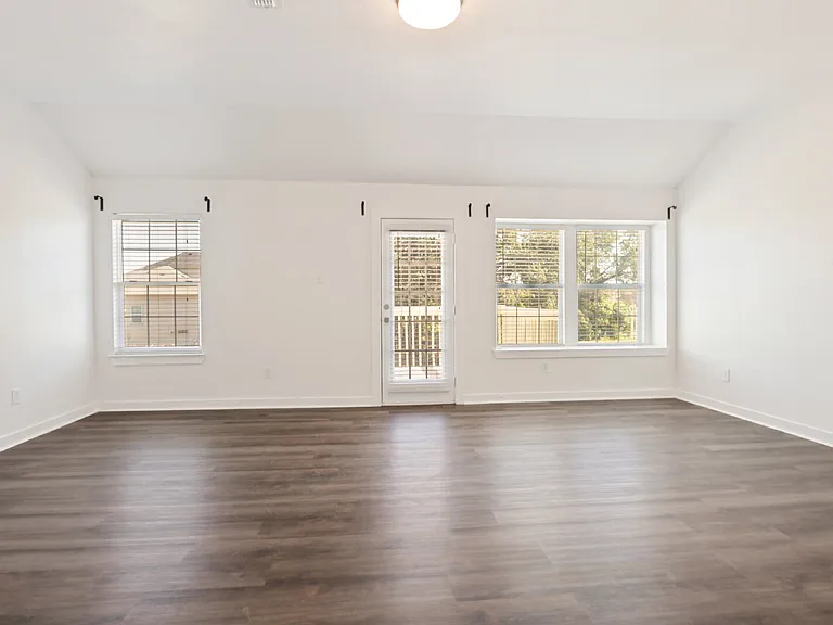 12503 Bay Ave — Photo 16