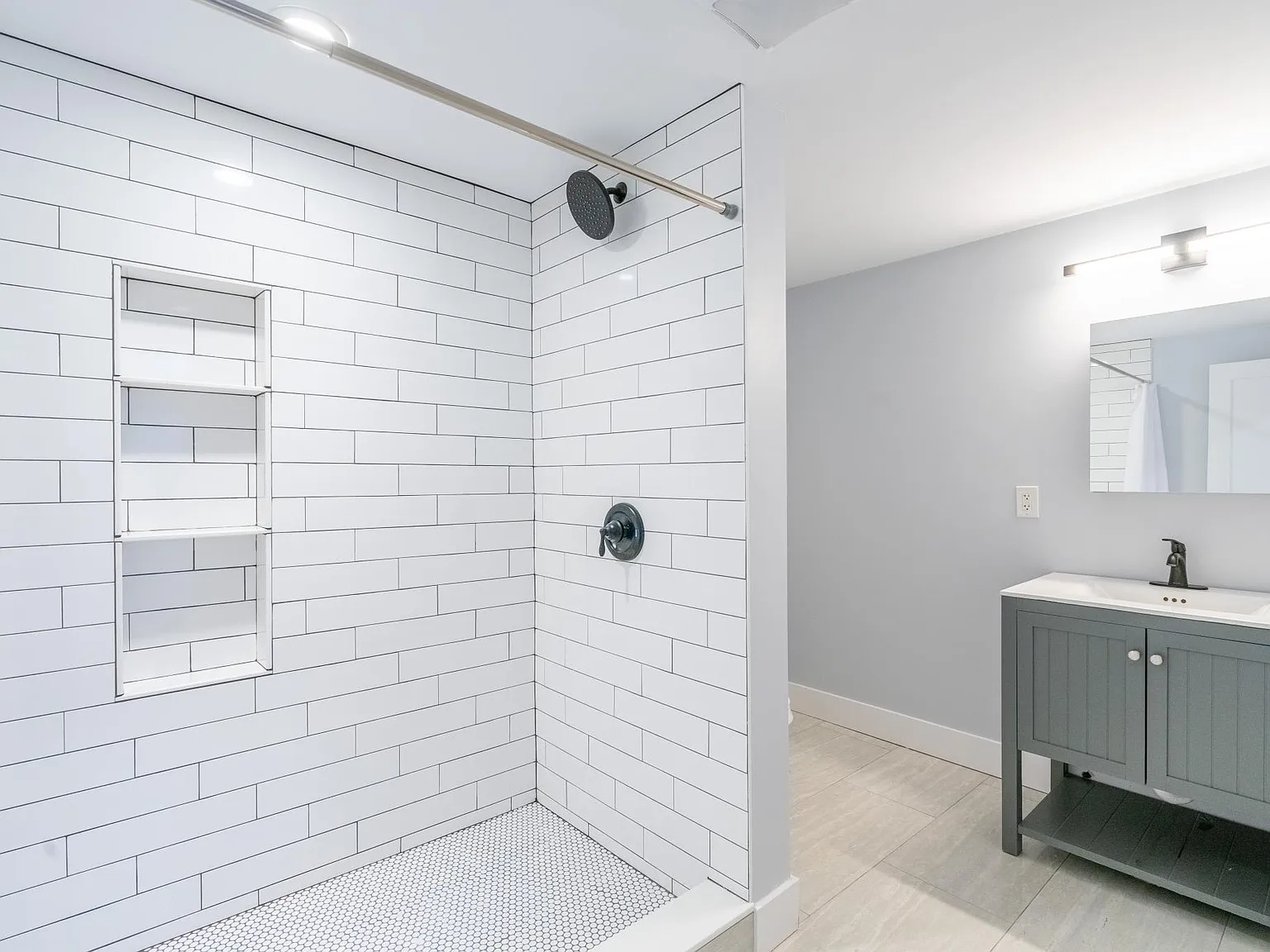 614 Columbus Ave — Photo 4