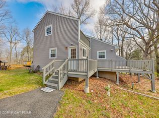 321 Clubhouse Dr, East Stroudsburg, PA 18302