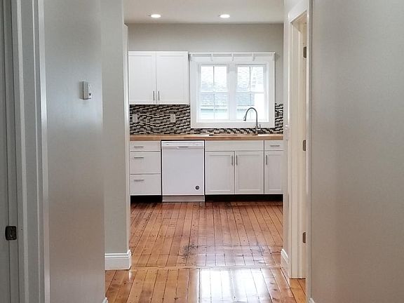 2nd image of 4 High St #1