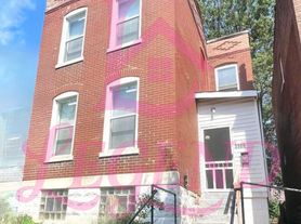 3306 Michigan Avenue, 2F
