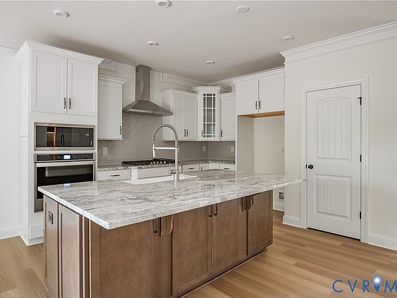 7th image of this home