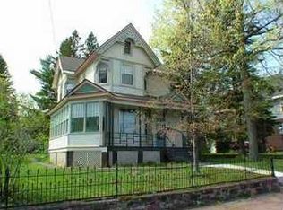 224 Hecla St, Lake Linden, MI 49945