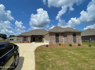 164 Chartleigh Cir, Canton, MS 39046