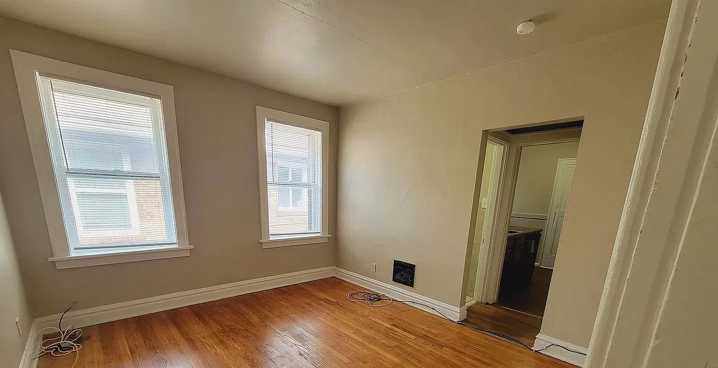 6843-45 Crest Ave — Photo 3