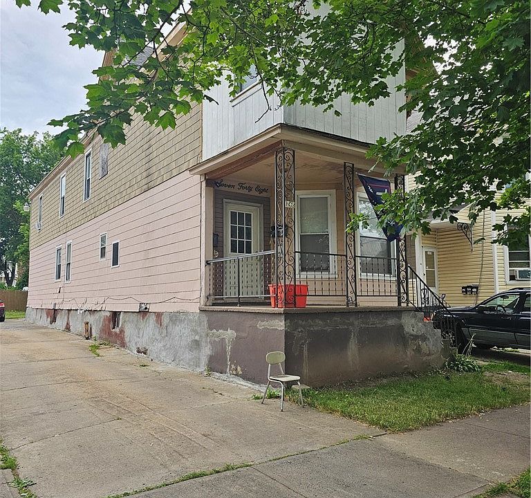 1st image of 748 Blandina St