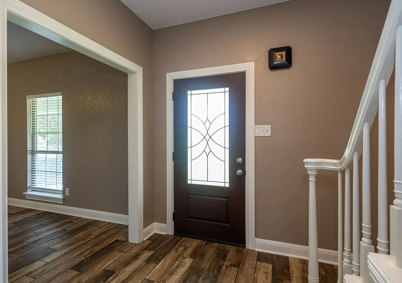 Spacious 6-Bedroom Beaumont Home with 3 Baths & 2-Car Garage — Photo 2