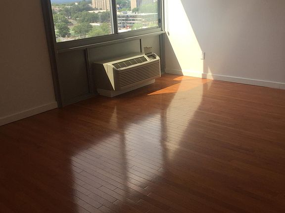 4th image of 1348 15th St #12B