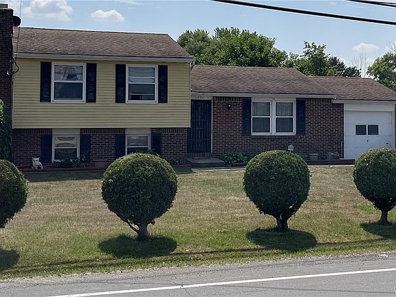 3rd image of 6836 E High St