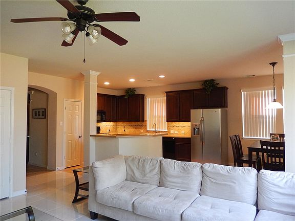 4th image of 1408 Weatherford Dr