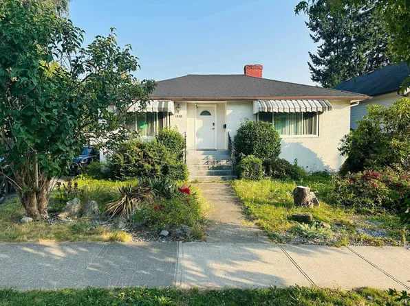 1038 7th Ave, New Westminster, BC V3M 2J5