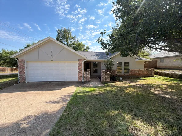 2527 Holt Rd, Arlington, TX 76006