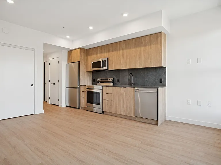 219 E 24th Ave — Photo 25