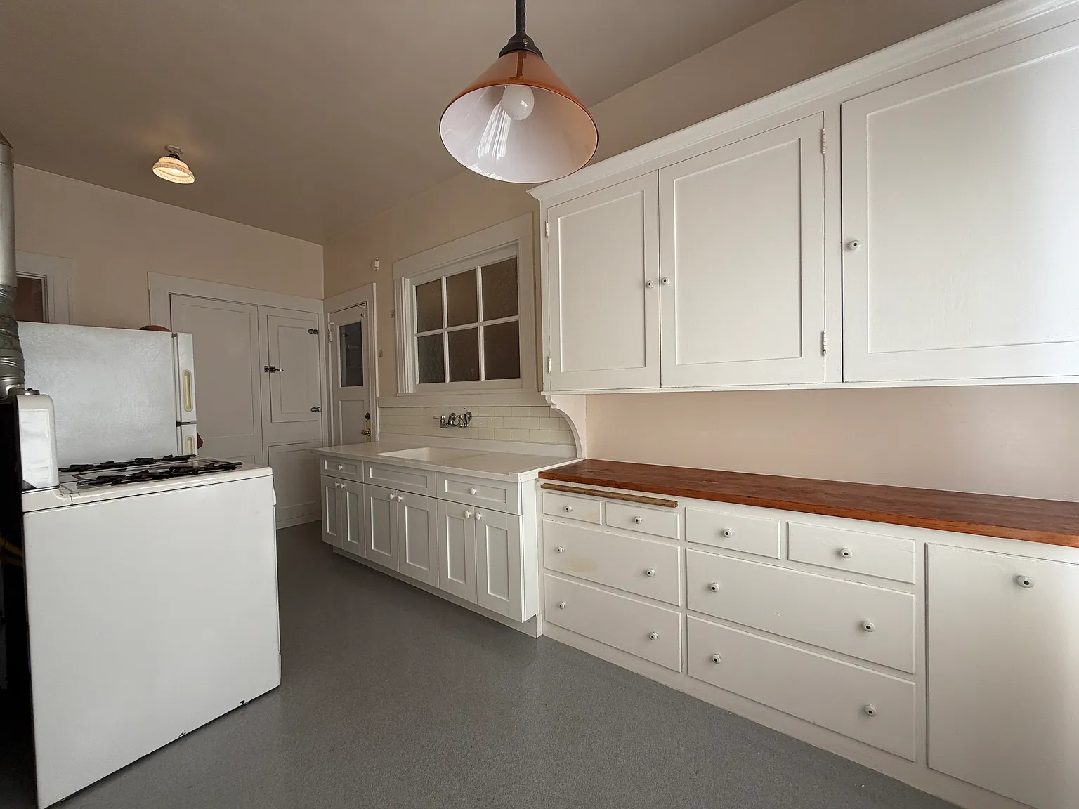 Charming Victorian 1BD/1BA in Prime Berkeley Location — Photo 3
