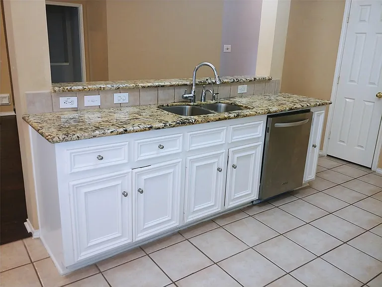3519 Deerbrook Ct — Photo 13