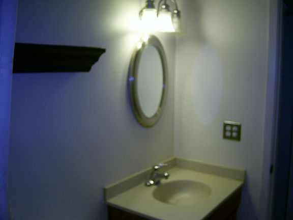 upper level full bath