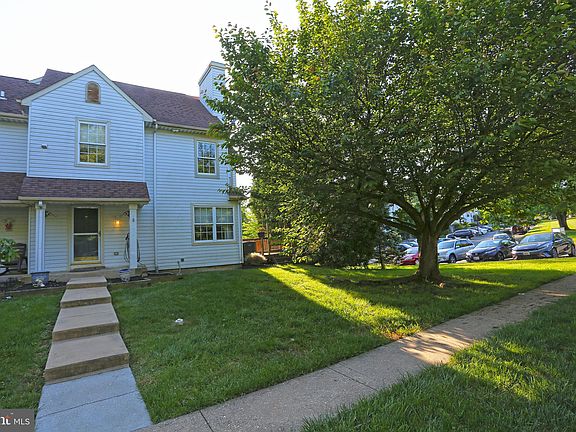 4th image of 2258 N Tollgate Cir